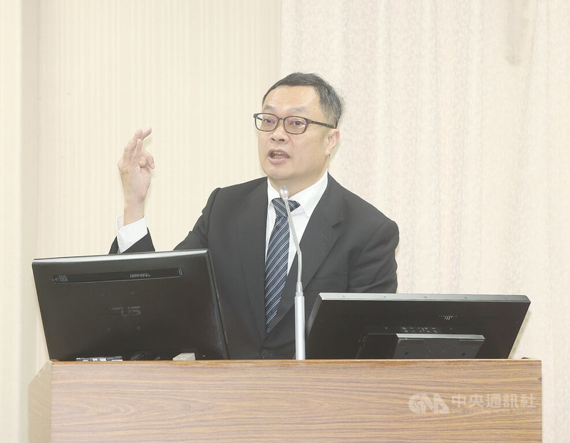 朝野關注美國對台對等關稅，外交部政務次長陳明祺（圖）16日在立法院表示，仍在談判過程中，不對最終稅率做猜測，其中有「give and take（互相讓步）」，但誠意一定在。中央社記者郭日曉攝　114年7月16日