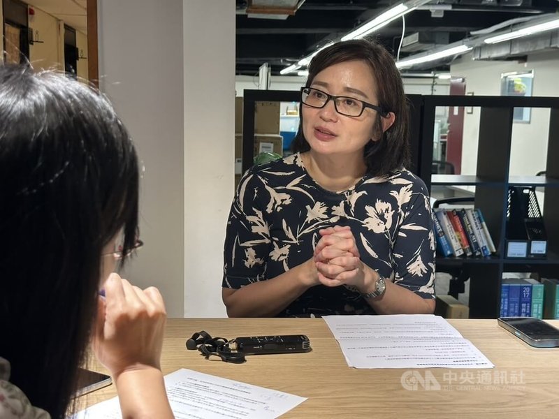 光洋波斯特國際展覽公司以循環建材突破傳統木作美學,布局綠色會展的未來。圖為受訪的光洋波斯特市場營運部資深總監許菁兒。中央社記者林東銘攝 114年7月17日