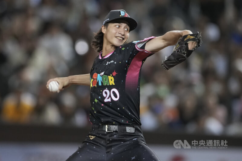 9局下TEAM STAR外野手林佳緯登板投球。中央社記者徐肇昌攝 114年7月20日