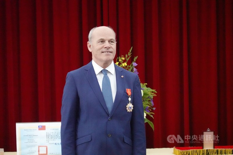 加拿大駐台代表倪傑民(Jim Nickel)將於8月離任,21日獲頒「睦誼外交獎章」時,他讚在台任期「心滿意足」且無遺憾。中央社記者楊堯茹攝 114年7月21日