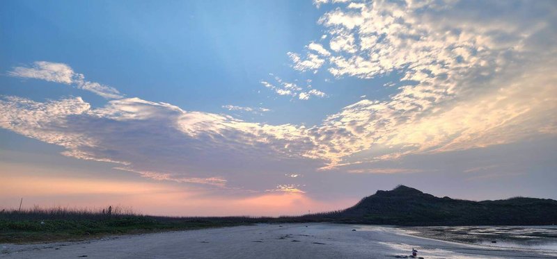 交通部觀光署澎湖國家風景區管理處114年參加荷蘭綠色目的地基金會評鑑，獲品質海岸認證銀質獎章，成為全台首個獲得此獎項的離島景區，彰顯澎湖近年推廣綠色旅遊成果。（觀光澎湖國家風景區管理處提供）中央社  114年7月21日