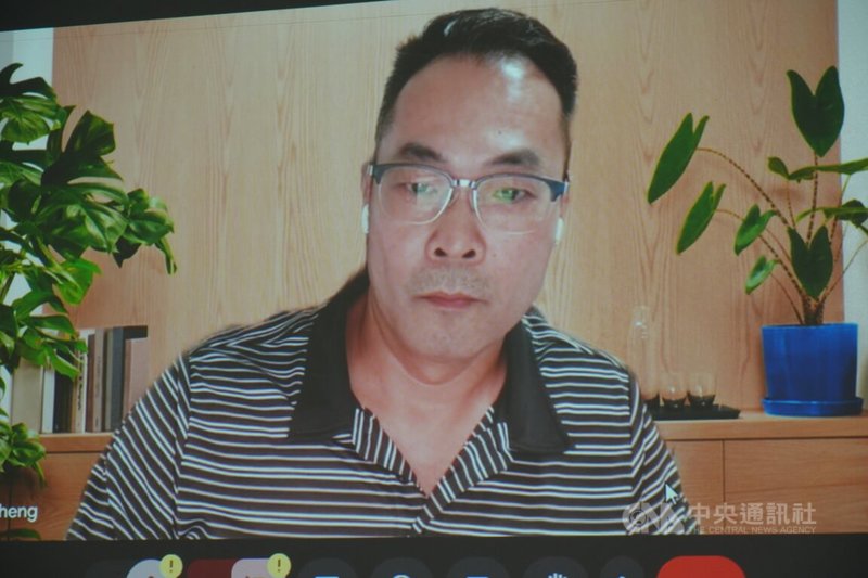 台師大運動競技系22日召開系教評會,針對女足抽血案涉案教師周台英,討論其懲處,會後由台師大競技系系主任鄭景峰透過視訊連線說明結果。中央社記者陳至中攝 114年7月22日