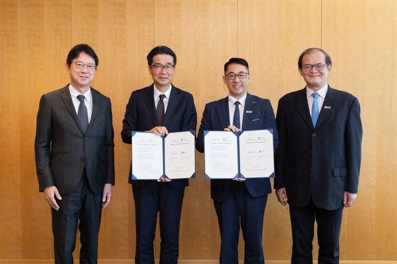 工研院副院長胡竹生（右1）代表與日本三井不動產集團旗下RISE-A創新社群平台簽署合作協議，成為創始國際夥伴，強化台灣、日本半導體和創新產業鏈結。（工研院提供）中央社記者張建中傳真  114年7月22日