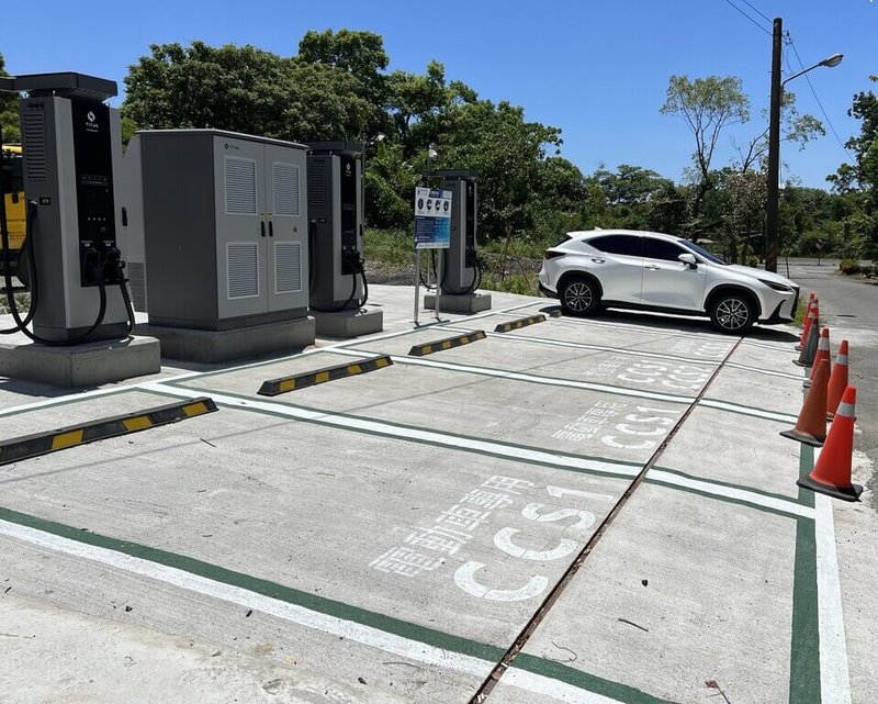 台鐵公司攜手星舟快充公司,建構用宜蘭、花蓮、台東9個電動車充電站網絡,目前已全面啟用。(台鐵公司提供)中央社記者黃巧雯傳真 114年7月23日
