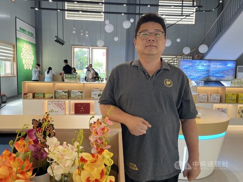 台商、上海耕旺園藝總經理吳宗哲主營蝴蝶蘭生產、銷售,其於上海崇明島新開設蝴蝶蘭生產基地,將於2025年底完工。中央社記者李雅雯上海攝 114年7月24日