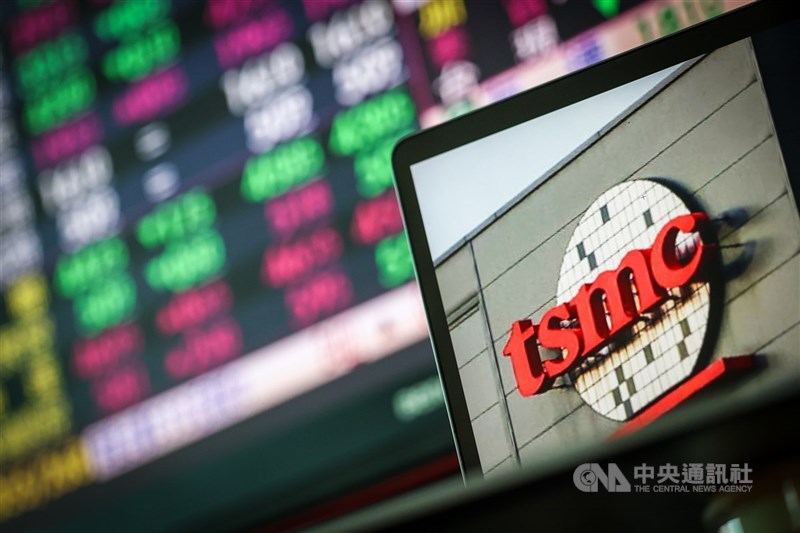 美國對等關稅預計8月1日上路，半導體關稅也即將出爐。專家預期，台灣對等關稅稅率不排除可能與日本的15%相當，半導體關稅對於台灣先進製程影響有限。（中央社檔案照片）