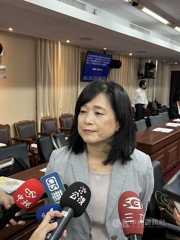2024年來台旅客未達預設的千萬人次目標。觀光署長陳玉秀(圖)24日表示,團隊非常努力,要朝千萬人次前進,2025年碰到的挑戰還是非常多,但她強調,超過900萬人次應該是沒什麼問題。中央社記者黃巧雯攝 114年7月24日