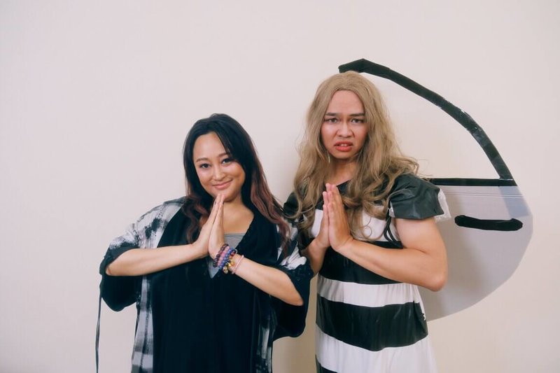 歌手家家(左)睽違6年推出全新專輯「你給我的」,日前上YouTuber那那大師(右)節目,分享新專輯錄音過程。(相信音樂提供)中央社記者王心妤傳真 114年7月25日