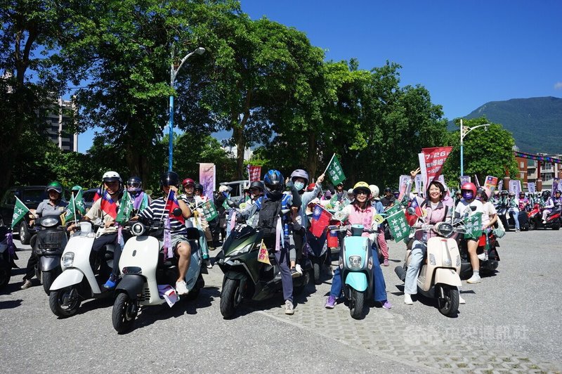 罷免投票倒數,花蓮縣罷免團隊25日集中火力掃街,車掃隊伍上午集結,繞行吉安鄉、花蓮市及新城鄉。中央社記者張祈攝 114年7月25日