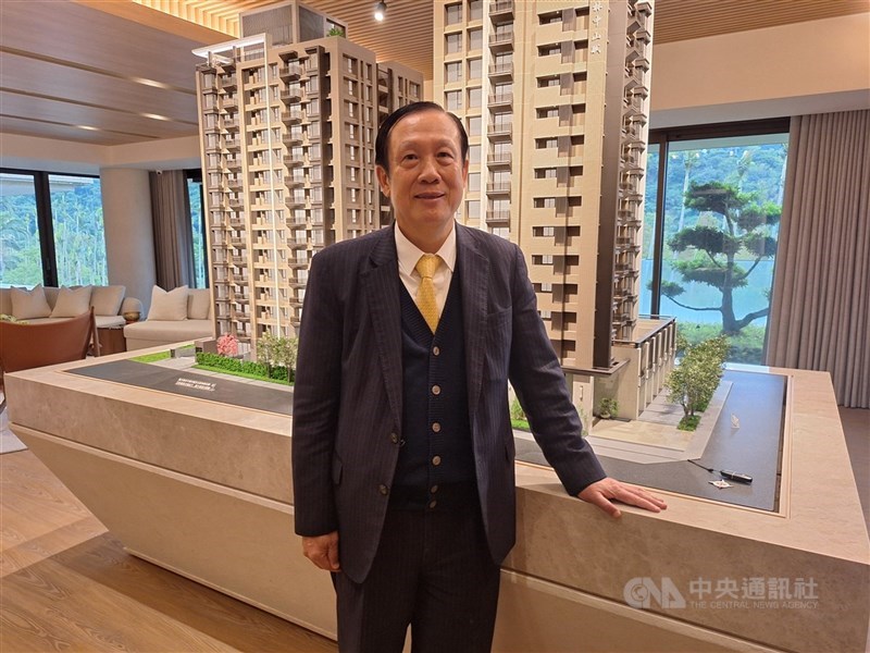 圖為鄉林建設董事長賴正鎰宣布在台北市中山區啟動都更案。 （中央社檔案照片）
