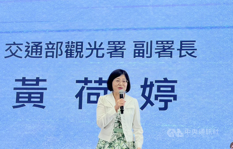 交通部觀光署25日起在台北車站舉辦「仲夏.來阿里山!」活動,副署長黃荷婷(圖)出席記者會時表示,研議在2026台灣燈會期間,讓觀光列車福森號保留一定比例座位給國際觀光客,但仍待討論。中央社記者黃巧雯攝 114年7月25日