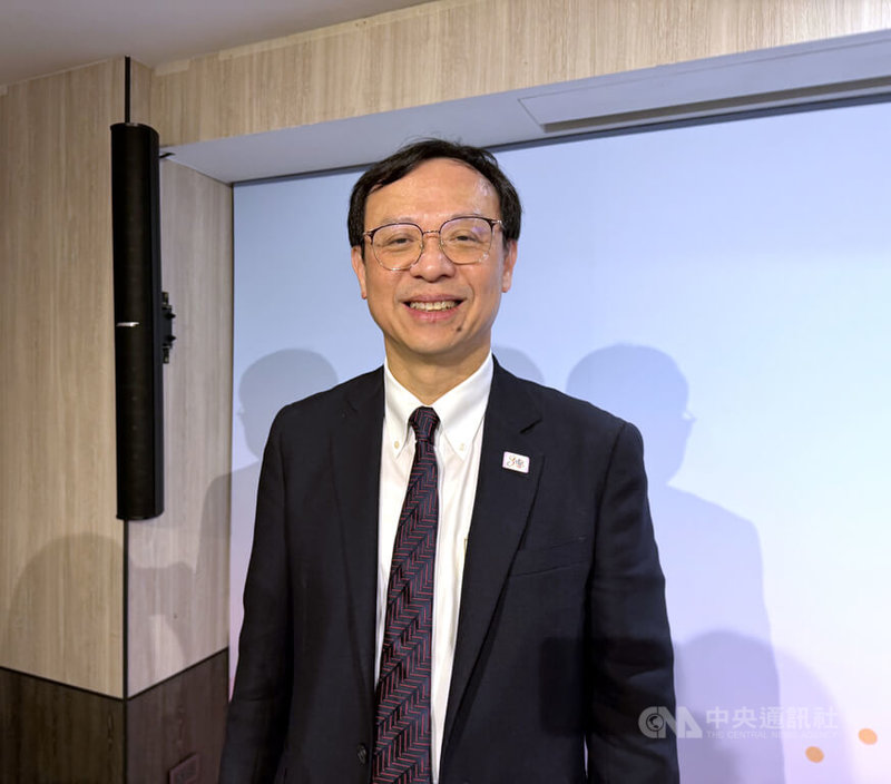 健保署長石崇良(圖)25日受訪表示,衛福部目前正在規劃「假日急症中心(UCC)」,初步鎖定在急診壅塞的大醫院附近設立分流據點,藉由較低部分負擔及便利地點引導民眾就醫。中央社記者沈佩瑤攝 114年7月25日