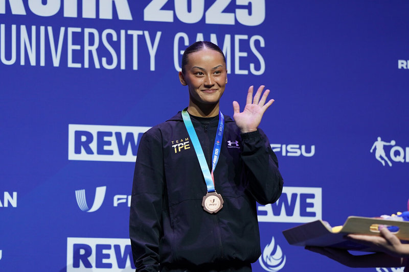 從瑞典轉籍到台灣的21歲混血體操女將陳瑞安(圖),26日在萊茵魯爾世大運女子全能決賽,以52.065分勇奪銅牌,成為台灣首名在世大運奪牌的體操女將。(大專體總提供)中央社記者陳容琛傳真 114年7月26日