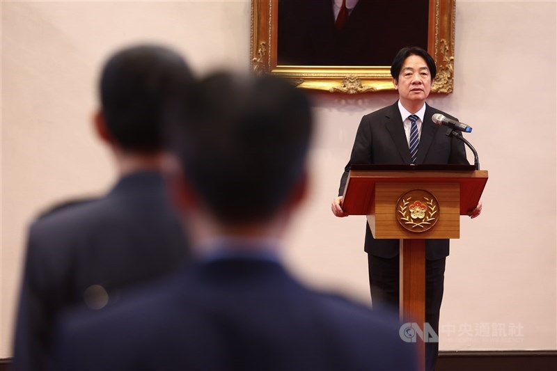 圖為賴總統主持將官晉任授階典禮。 （中央社檔案照片）