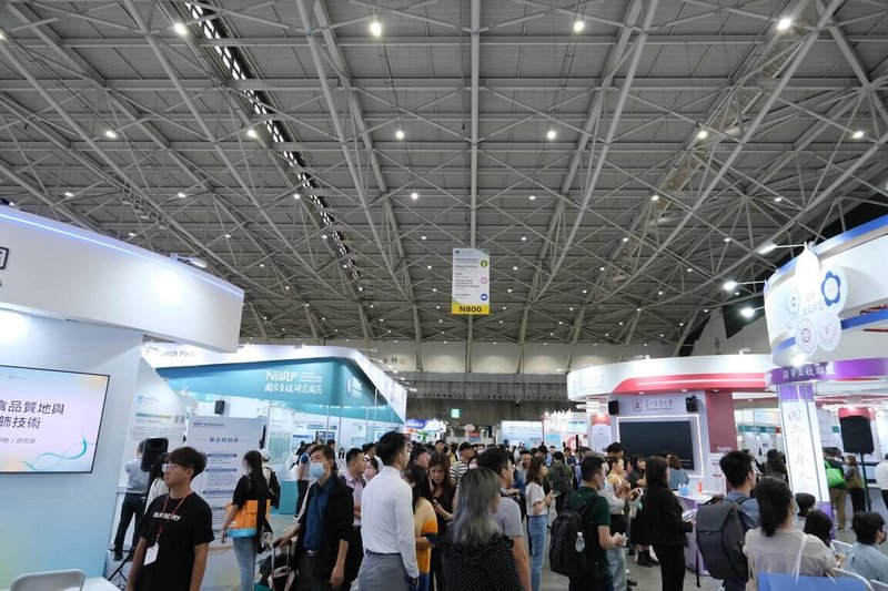 2025亞洲生技大會27日落幕,主辦單位亞洲生技大會表示,此次共匯聚19個國家代表團、850個參展廠商、超過2200個攤位,創下近14萬參觀人次。(亞洲生技大會提供)中央社記者何秀玲傳真 114年7月27日
