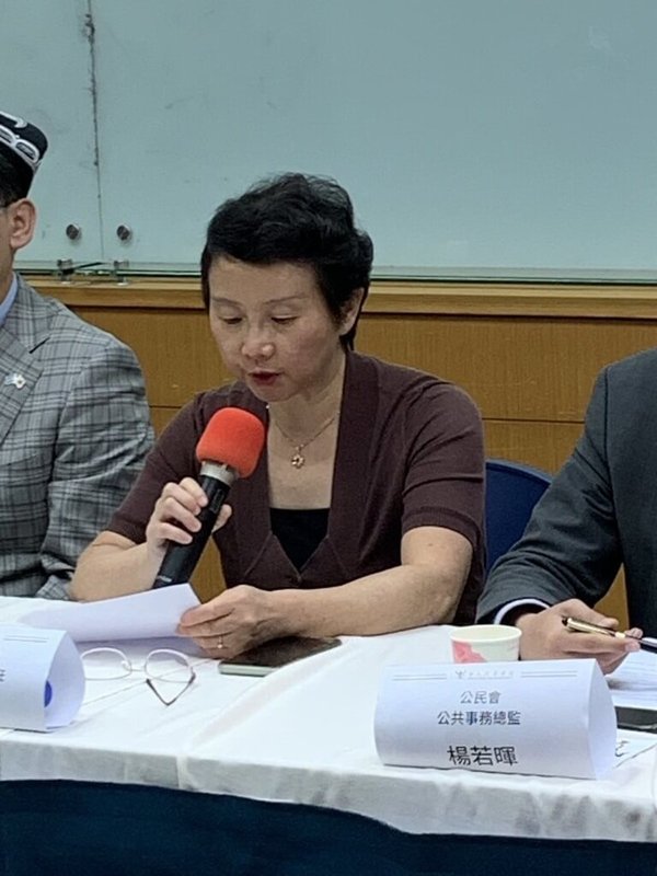 中國維權律師丁家喜因2019年底的廈門聚會案被控「顛覆國家政權罪」判處12年,其妻羅勝春來台觀察大罷免選舉。她27日在華人民主書院協會主辦的記者會上,呼籲台灣人民更深入瞭解中國真實現況。(華人民主書院提供)中央社 114年7月27日
