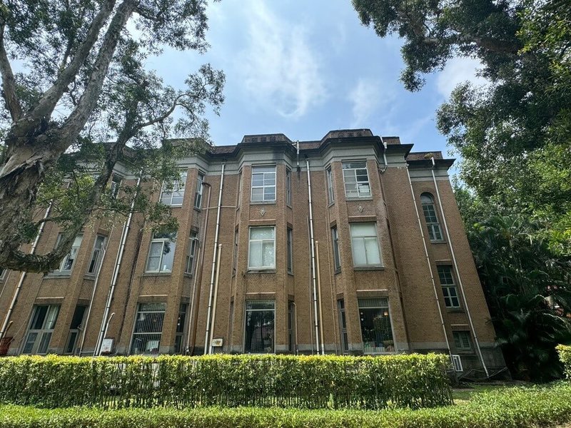 台北市文資會議28日審議通過「國立台灣大學『樂學館』文化資產價值案」,因具高度歷史、藝術或科學價值,指定「原帝大校舍文政學部研究室」為市定古蹟。(台北市文化局提供)中央社記者楊淑閔傳真 114年7月28日