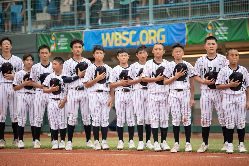 U12世界盃棒球賽日本29日與澳洲交手,日本投手群聯手壓制,沒被敲出安打,打線串聯搶分,終場以15比0、4局拿下預賽4連勝。圖為日本隊26日出賽畫面。(中華民國棒球協會提供)中央社記者謝靜雯傳真 114年7月29日
