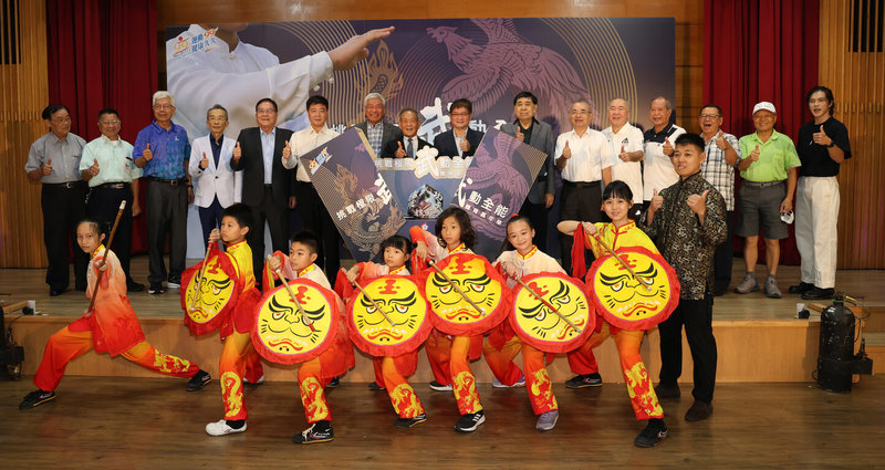 2025武動全能體育嘉年華9月20日將在新北市板橋第一運動場舉行，中華民國體育運動總會會長葉政彥（後左8）29日出席活動記者會，鼓勵全民養成規律運動習慣。（中華民國體育運動總會提供）中央社記者黎建忠傳真  114年7月29日