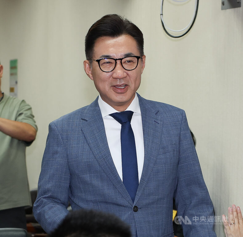 傳美國拒絕讓總統賴清德過境，立法院副院長江啟臣（圖）29日表示，顯然美方還是有所考量，但拚外交和鞏固邦交的事情還是要做，希望賴總統及國安團隊應做好評估及相關的因應。中央社記者謝佳璋攝  114年7月29日