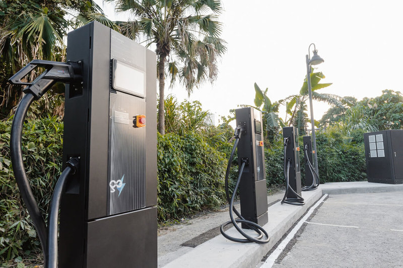 交通部觀光署西拉雅國家風景區管理處與中華電信合作，在台南關子嶺風景區觀專2停車場建置4槍快充電動車充電樁，預定8月正式營運。（西拉雅國家風景區管理處提供）中央社記者楊思瑞台南傳真  114年7月30日