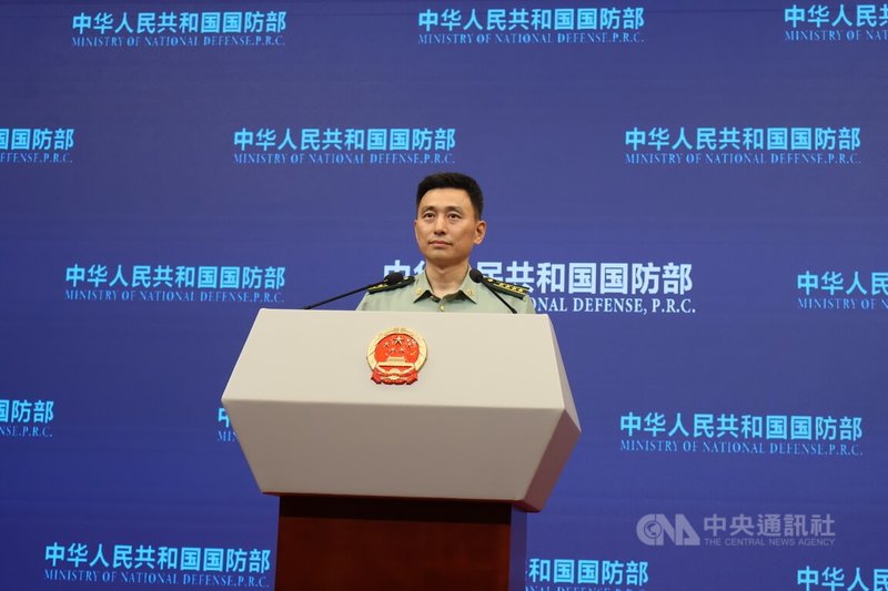 中國國防部發言人張曉剛30日表示，中國與俄羅斯將在8月舉行海上聯合演習，演習地點位於海參崴附近海空域。中央社記者謝怡璇北京攝  114年7月30日