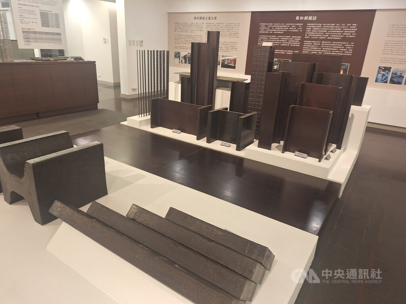 東和鋼鐵半成品與成品展示。中央社記者何秀玲攝 114年7月31日