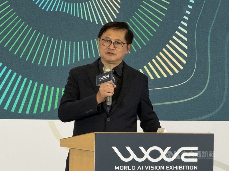 代工廠和碩董事長童子賢31日出席AI WAVE SHOW開幕典禮受訪表示，台灣的高科技產業比較有能力去轉移關稅衝擊，但台灣還有其他產業值得持續關心與扶持，例如傳統產業和農業。中央社記者吳家豪攝 114年7月31日