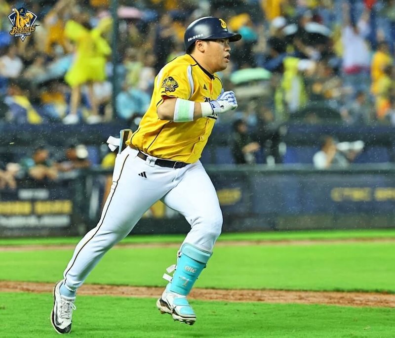 7月30日終於敲出本季首轟的中華職業棒球大聯盟中信兄弟隊野手曾頌恩（圖）8月1日表示，希望延續手感，也認為在全壘打大賽奪冠多少有幫助。（中信兄弟提供）中央社記者楊啟芳傳真　114年8月1日