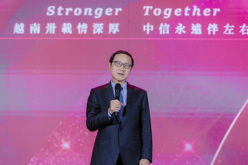 中國信託商業銀行1日舉辦越南河內辦事處成立30週年感恩晚宴，中信銀行董事長陳佳文（圖）致詞時表示，持續協助客戶拓展業務，促進台越資金、人才與技術交流。（中信銀提供） 中央社記者蘇思云傳真 114年8月3日