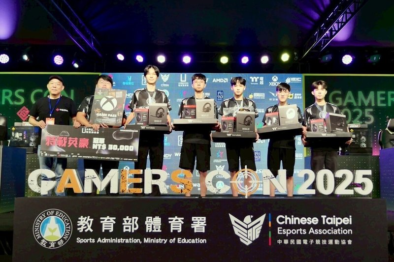 弘光科技大學電競代表隊「弘光獵鷹」奪得「2025第7屆大專盃電競錦標賽」射擊類團體賽冠軍。(弘光科大提供)中央社記者趙麗妍傳真 114年8月4日