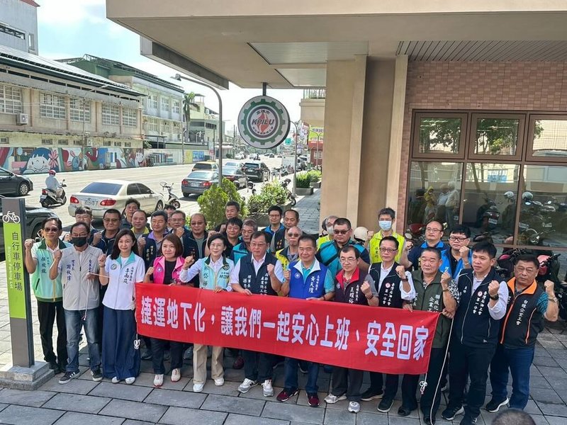 高雄捷運「林園東港林邊線」經過林園石化工業區，多名高雄民代與石化廠商6日呼籲改採地下化，讓民眾安心上班、安全回家。（邱于軒提供）中央社記者蔡孟妤傳真　114年8月6日