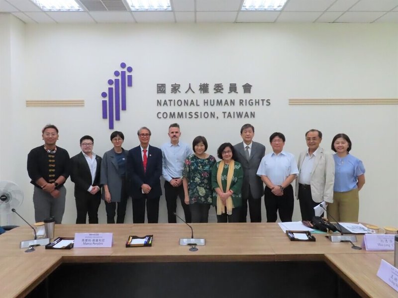 國際特赦組織參訪團5日參訪國家人權委員會，關注仇恨言論以及行政院反歧視法草案內容。（人權會提供）中央社記者高華謙傳真　114年8月6日