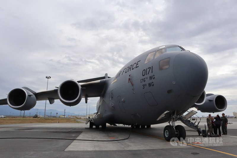 C-17運輸機為美國空軍的主力大型運輸機之一。攝於7月29日。 中央社記者鍾佑貞阿拉斯加安克拉治攝 114年8月6日