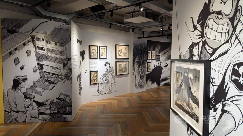 「自由.穿越 陳弘耀」紀念展6日在台灣漫畫基地開幕,展出漫畫家陳弘耀歷年作品,並包含「大西遊」、「一刀傳」等原稿。中央社記者王寶兒攝 114年8月6日