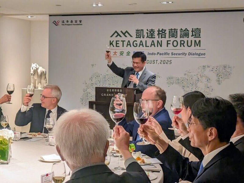 外交部長林佳龍5日主持「凱達格蘭論壇:2025印太安全對話」論壇晚宴,強調外交部透過「總合外交」深化與民主夥伴的連結,實現成為全球「中等強國」的目標。(外交部提供)中央社記者楊堯茹傳真 114年8月7日