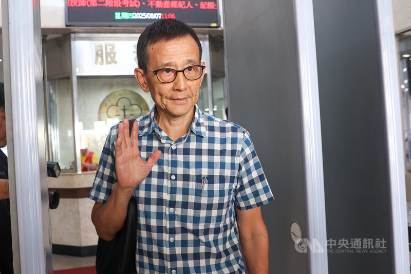 台北地院審理京華城案,7日提訊在押的前台北市長柯文哲等被告,並以證人身分傳喚前台北市副秘書長李得全(圖)到庭,釐清相關事實,並由檢辯交互詰問。中央社記者吳家昇攝 114年8月7日