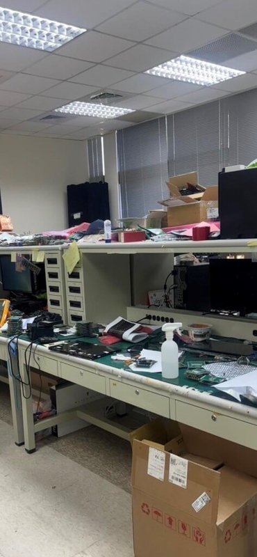 新竹地檢署查獲多家中國企業非法在台進行高科技人才挖角,顯示中資滲透台灣高科技領域手段日趨多樣,目前案件持續偵辦中。圖為檢方搜索處之一。(新竹地檢署提供)中央社記者郭宣彣傳真 114年8月7日