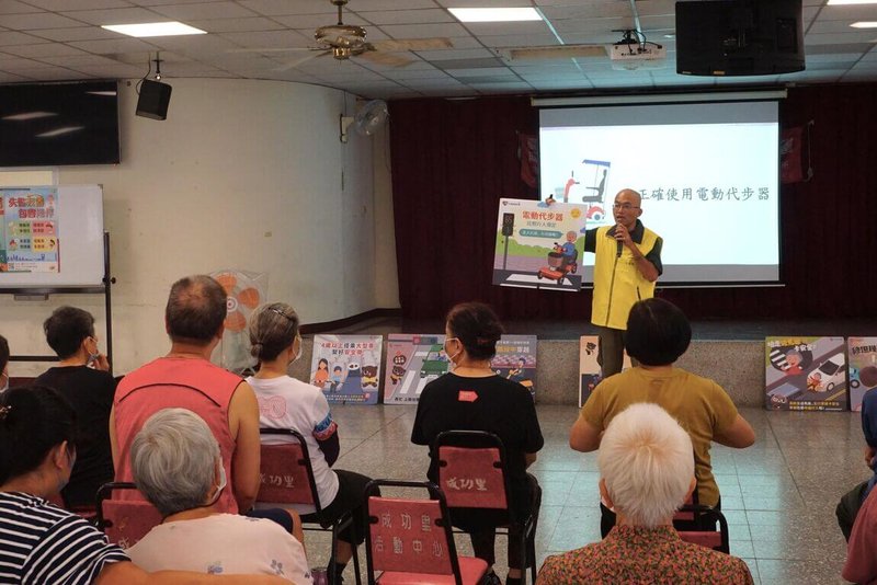 近年來高齡交通事故頻傳，台南市114年1月至5月高齡交通事故死亡人數占整體事故49.3%、受傷人數占16.4%，市府已推動系列宣導活動。（台南市政府提供）中央社記者張榮祥台南傳真　114年8月8日