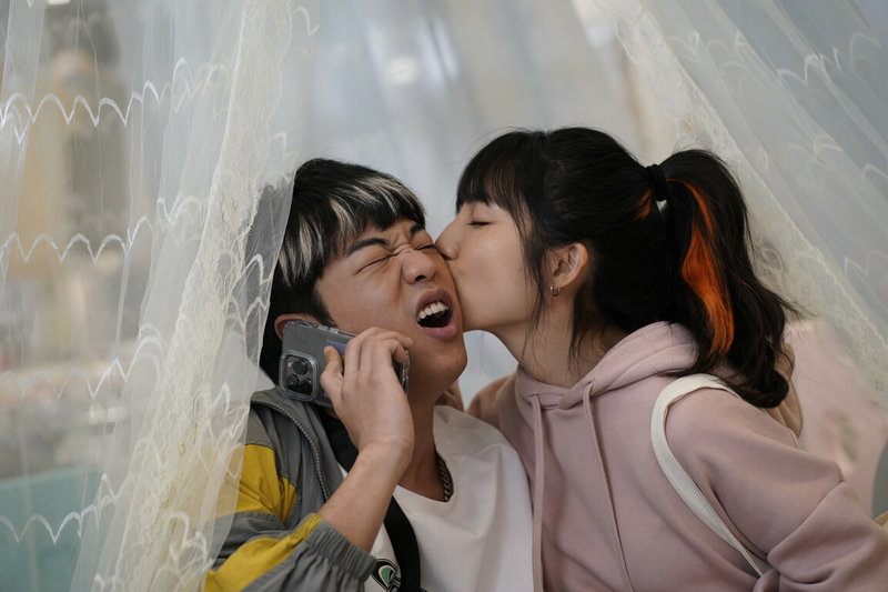 演員謝章穎(左)、任敏嫻(右)在影集「零日攻擊」中飾演情侶,2人詮釋貧窮青年的革命計畫。(牽猴子提供)中央社記者洪素津傳真 114年8月8日