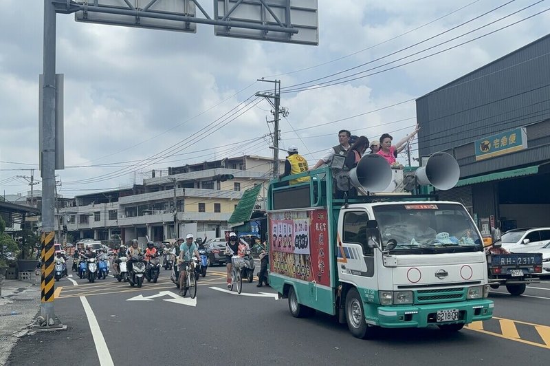 草屯罷免中國國民黨籍立法委員馬文君團體9日成立總部，並從草屯鎮車隊掃街到南投市。（草屯罷馬志工團提供）中央社記者蕭博陽南投縣傳真　114年8月9日