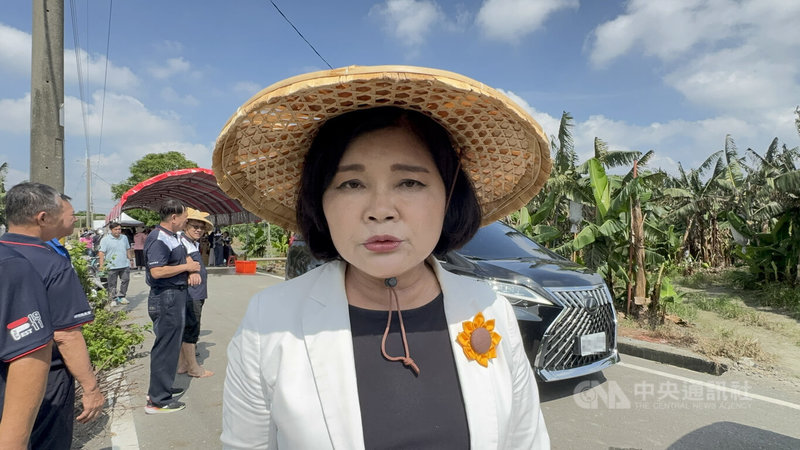 美國對台採疊加關稅,雲林縣長張麗善(中)9日表示,中央、地方應有因應措施,台灣應積極拓展與其他國家經貿合作,降低衝擊。中央社記者姜宜菁攝 114年8月9日