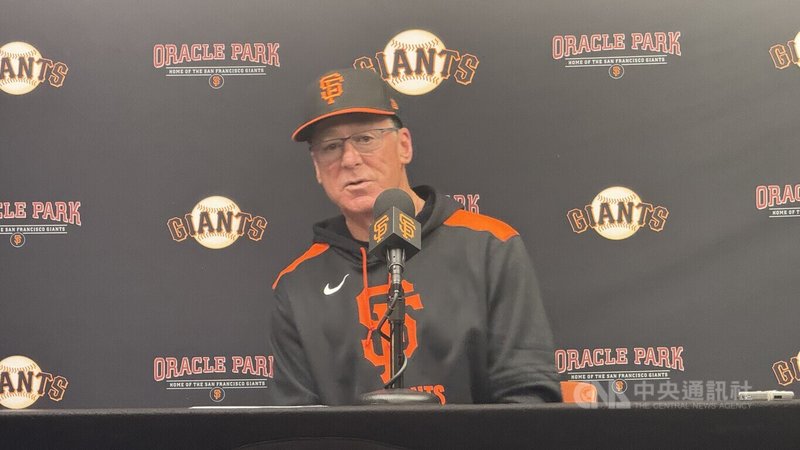 MLB巨人總教練梅爾文（Bob Melvin）8日賽後受訪表示，鄧愷威好球變多了，今天第2局一上場馬上就進入狀況，表現真的很好。中央社記者張欣瑜舊金山攝 114年8月9日