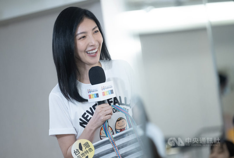 唐氏症基金會發表暖月唐心2025中秋禮盒,受邀擔任年度公益代言人的藝人楊謹華(圖)11日出席記者會,分享與唐寶寶相處的暖心時刻。中央社記者趙世勳攝 114年8月11日