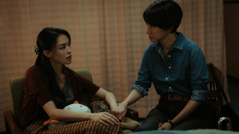 影后舒淇（左）、李心潔（右）主演影集「回魂計」，劇中詮釋因仇很而結盟的2名母親。該劇入選釜山影展，兩人都表示相當興奮。（Netflix提供）中央社記者洪素津傳真　114年8月11日
