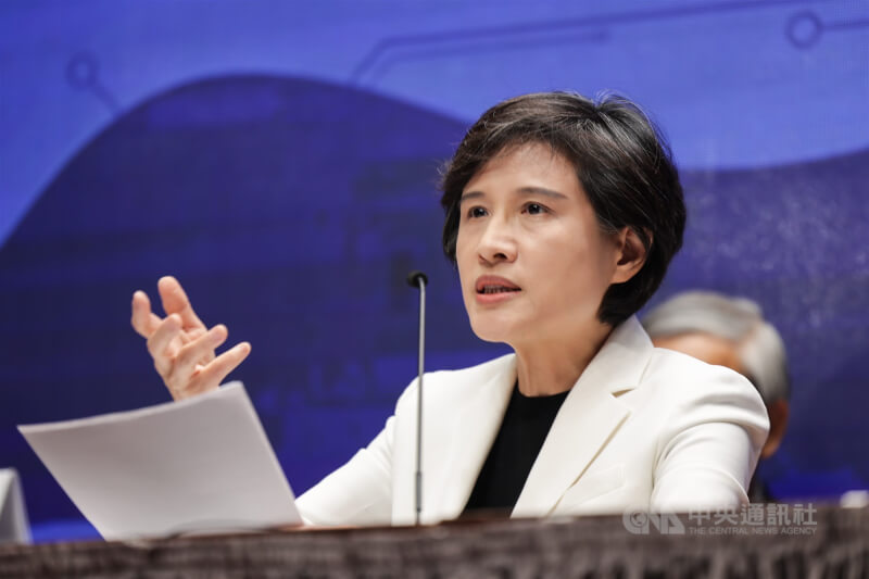 行政院副院長鄭麗君(圖)11日說明,目前台灣對等關稅稅率從32%降至20%的暫時性稅率,但20%並非政府追求的談判目標,後續將持續爭取更好、更合理稅率,盼符合民眾與產業界期望,也會儘速赴國會說明談判進度。中央社記者裴禛攝 114年8月11日