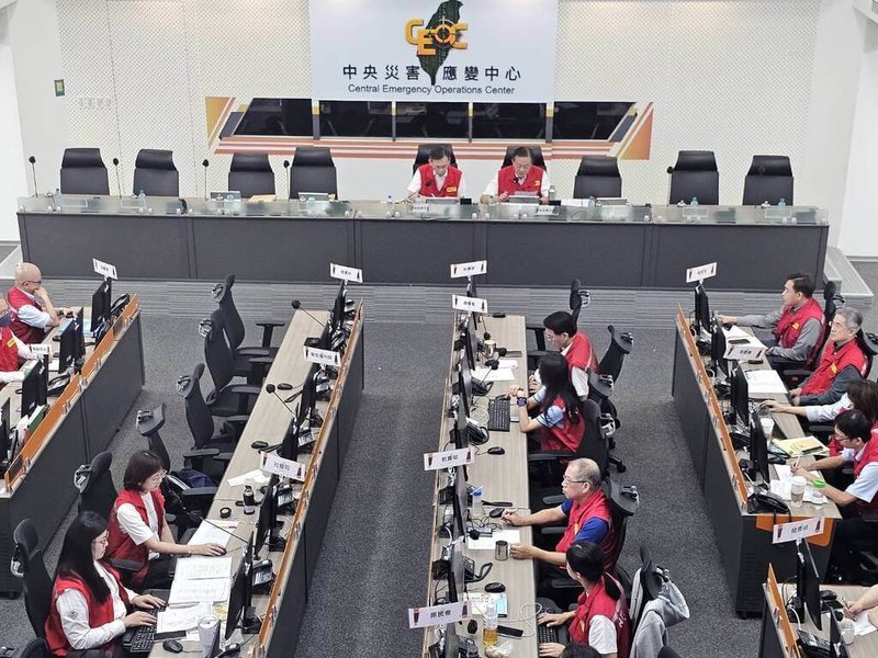 中央氣象署12日清晨5時30分發布中度颱風楊柳海上颱風警報,中央災害應變中心同步二級開設,並針對花蓮馬太鞍溪堰塞湖成立警戒小組。(中央災害應變中心提供)中央社記者黃麗芸傳真 114年8月12日