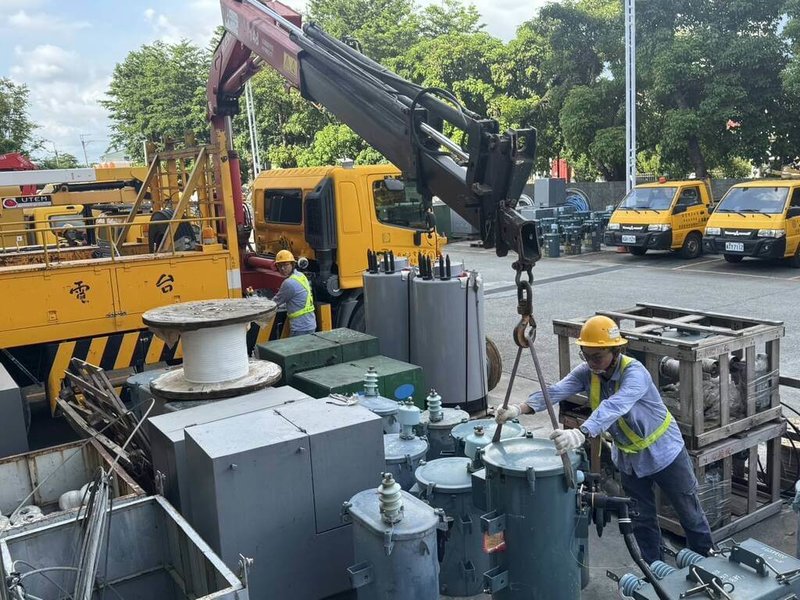 因應颱風楊柳進逼，台電已完成防災設備及備料盤點作業，動員全台搶修人力、備妥車輛與機具待命，全力嚴防颱風災情。（台電提供）中央社記者曾智怡傳真　114年8月12日