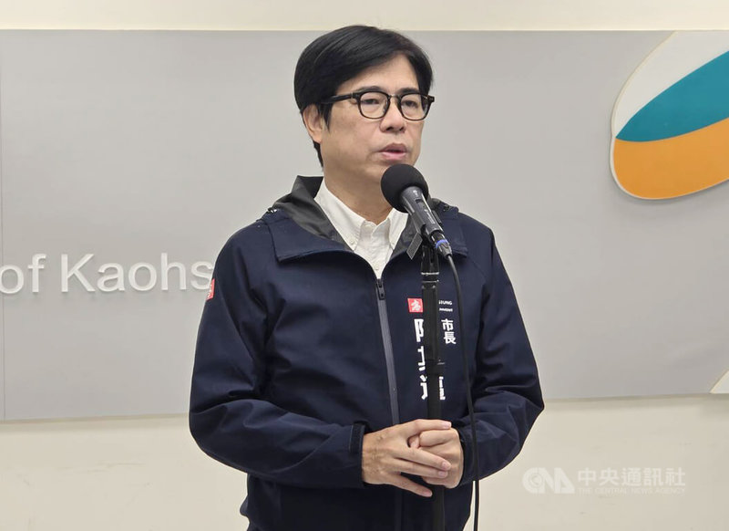 颱風楊柳逼近台灣，高雄市長陳其邁12日在市政會議前接受媒體聯訪表示，山區日前豪雨，含水量高，致災風險也高，上午已送23部發電機到茂林、桃源和那瑪夏3原區，確保山區電力供應。中央社記者蔡孟妤攝　114年8月12日