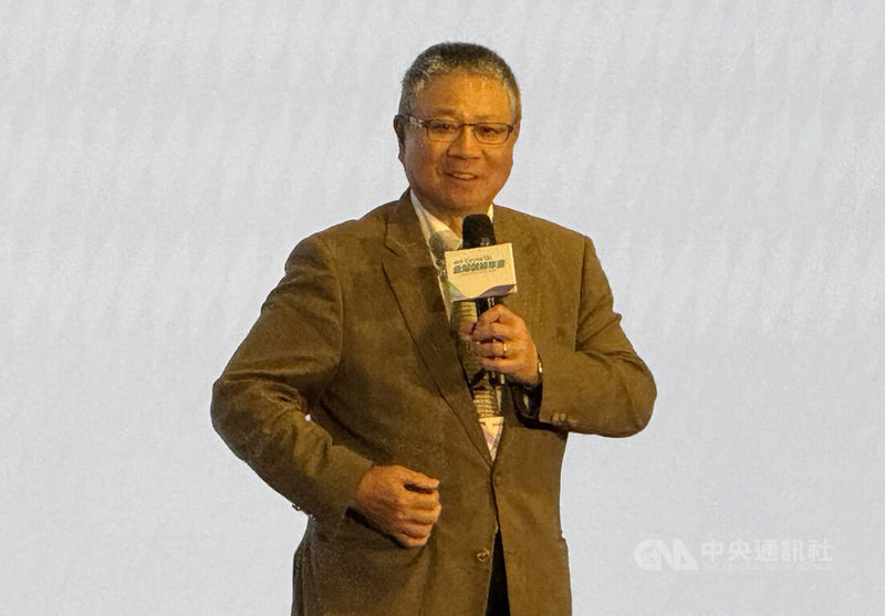 代工廠緯創董事長林憲銘(圖)12日出席台灣創投年會演講宣布,緯創將於2026年捐贈100萬繪圖處理器(GPU)小時算力給台灣新創公司及學術研究單位,鼓勵運用人工智慧(AI)。中央社記者吳家豪攝 114年8月12日